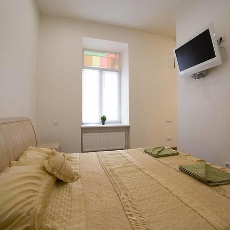 Chornovola 11 Apartment Lviv Centre ภายนอก รูปภาพ