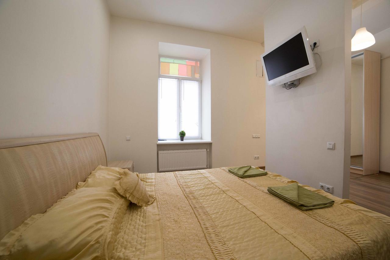 Chornovola 11 Apartment Lviv Centre ภายนอก รูปภาพ