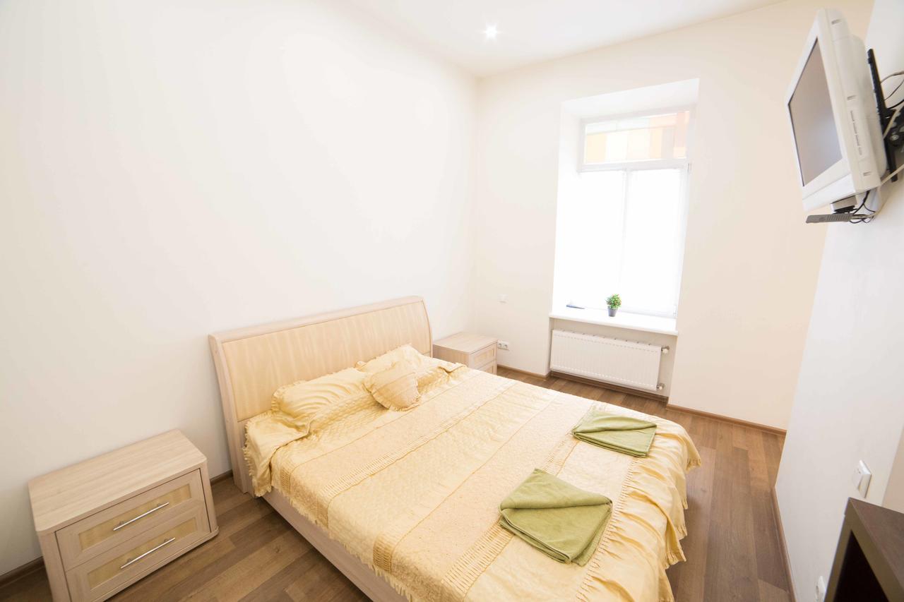 Chornovola 11 Apartment Lviv Centre ภายนอก รูปภาพ